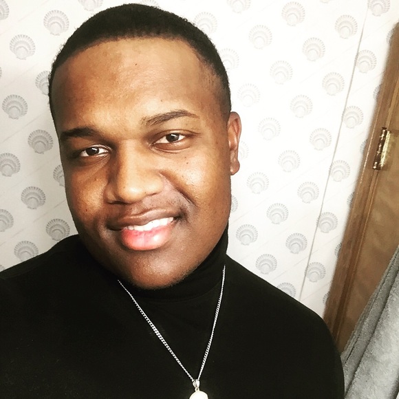 Meet your Posher, Elgie - Picture 1 of 1